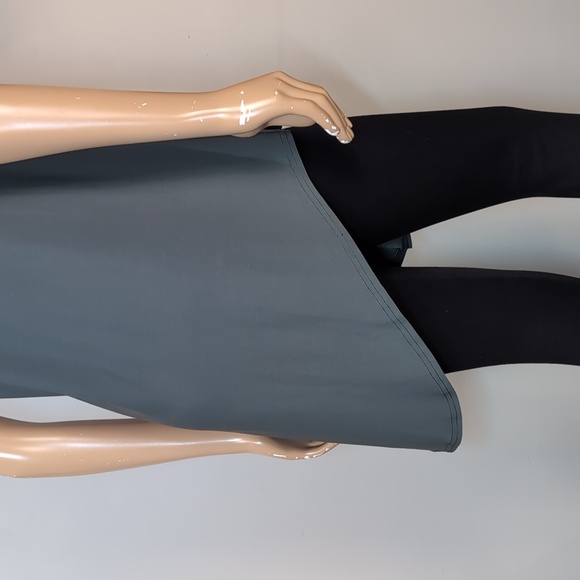 Sympli Asymmetric Tunic Top Size 10 Matte Green Sharkbite Slit Lagenlook Travel - Picture 8 of 11